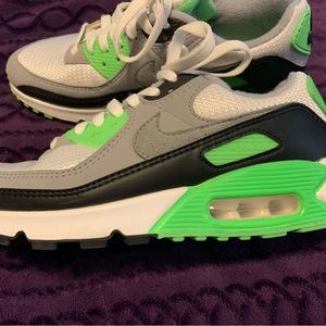 Men’s Nike Air Max size 6